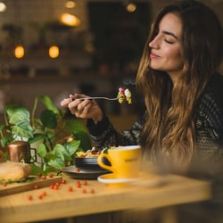 top-foods-to-naturally-reduce-stress-anxiety_02412