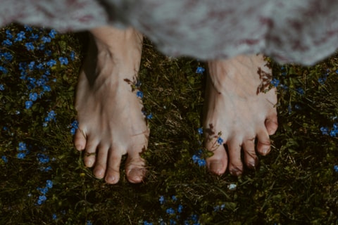 what-is-grounding-how-can-this-improve-our-health_10404